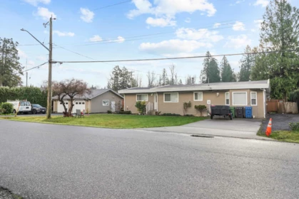 Breakfast Nook Photo of 30388 Sunset Crescent, Abbotsford, BC