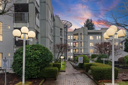 301 2575 Ware Street, Abbotsford, BC, Abbotsford — Apartment/Condo for sale