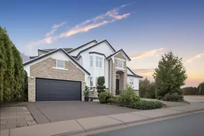 8450 168 Street, Surrey, BC, Fleetwood Tynehead — 9 bed single family residence for sale