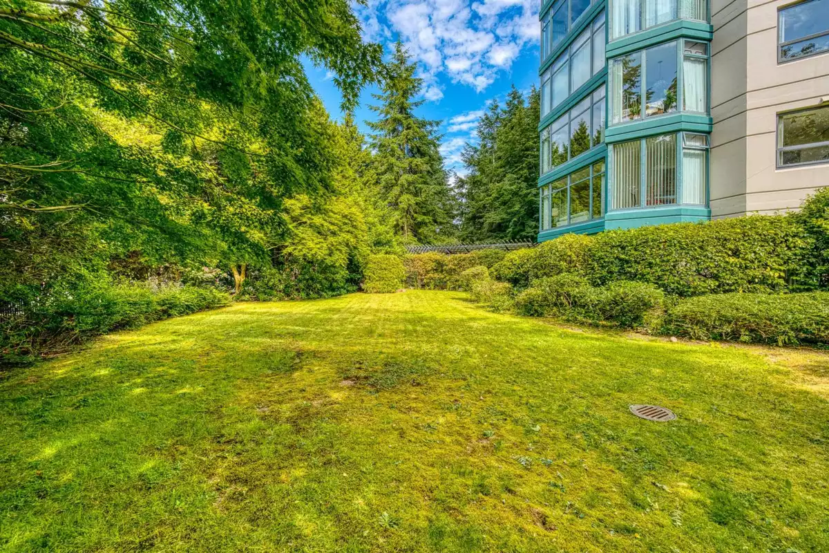 Guest Bathroom Photo of 206 4505 Hazel Street, Burnaby, BC