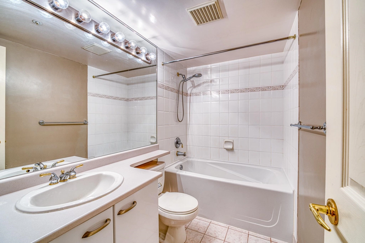 Walk-In Closet Photo of 206 4505 Hazel Street, Burnaby, BC