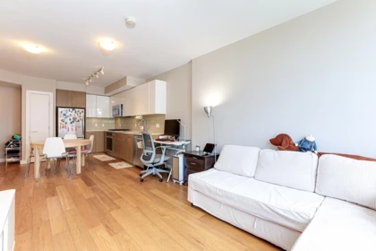 1001 6951 Elmbridge Way, Richmond, BC, Richmond — Apartment/Condo for sale