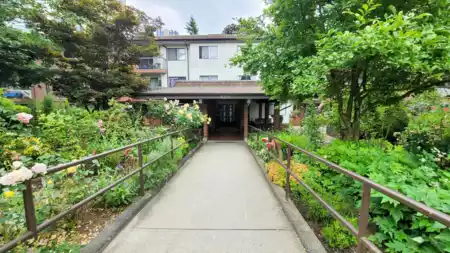 Staircase Photo of 107 620 Eighth Avenue, New Westminster, BC