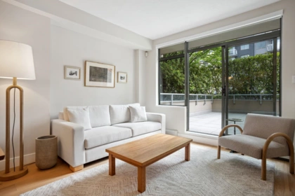 100 1688 Robson Street, Vancouver, BC, Vancouver — Apartment/Condo for sale