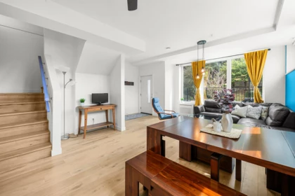 TH5 2137 Chesterfield Avenue, North Vancouver, BC, North Vancouver — Townhouse for sale