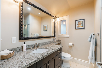 Powder Room Photo of 4640 Woodburn Road, West Vancouver, BC