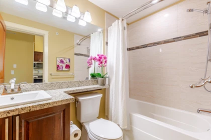 Hallway Photo of 620 32445 Simon Avenue, Abbotsford, BC