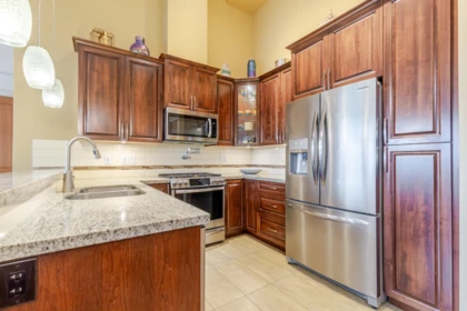 Kitchen Island Photo of 620 32445 Simon Avenue, Abbotsford, BC