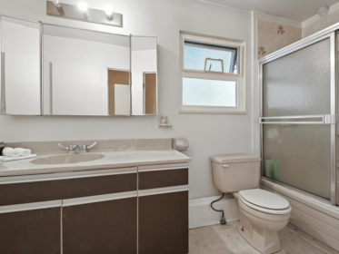 Mudroom Photo of 6710 Radisson Street, Vancouver, BC