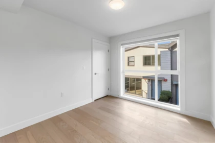 Kitchen Photo of 7357 Oak Street, Vancouver, BC
