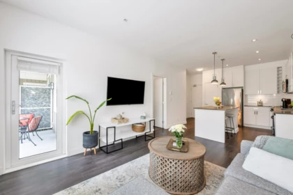 Kitchen Photo of 305 16396 64 Avenue, Surrey, BC