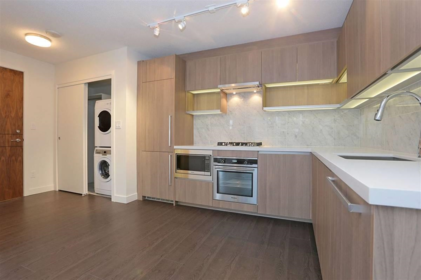Kitchen Photo of 3608 13750 100 Avenue, Surrey, BC