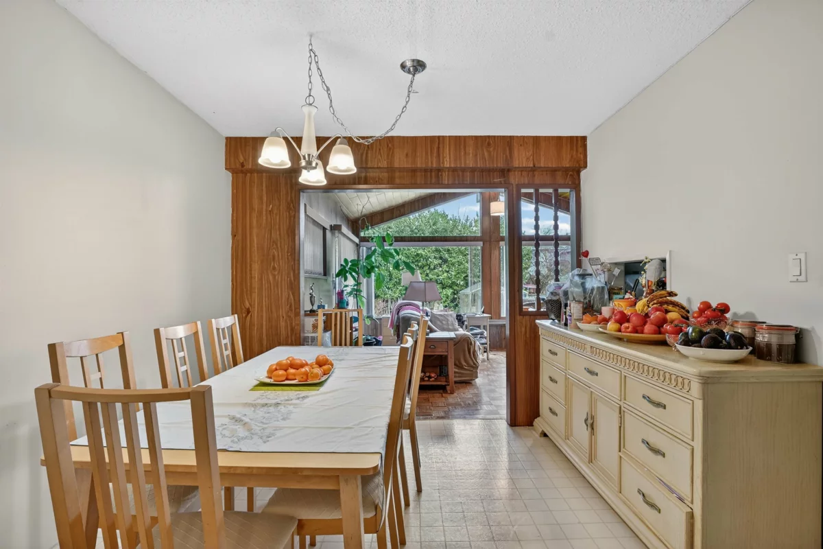 Dining Area Photo of 7290 11th Avenue, Burnaby, BC