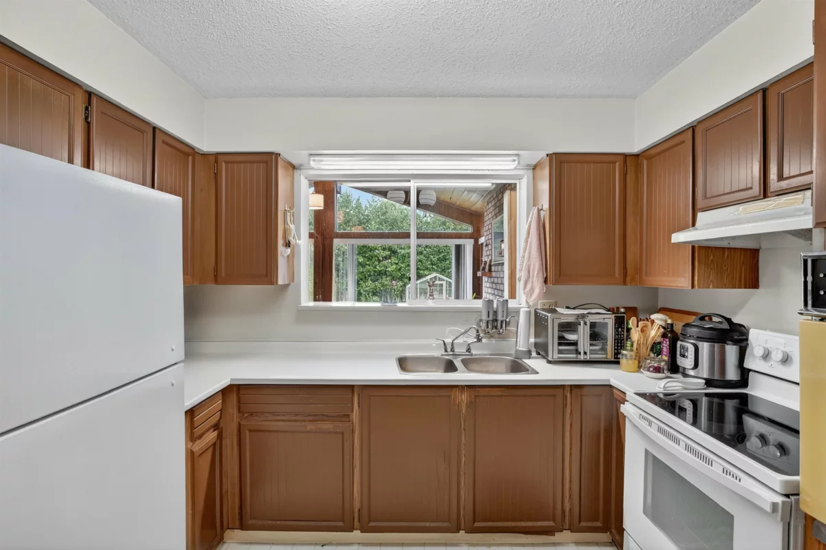 Pantry Photo of 7290 11th Avenue, Burnaby, BC