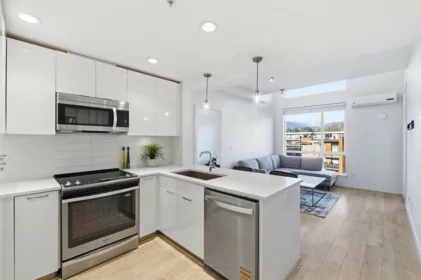 605 719 W 3rd Street, North Vancouver, BC, North Vancouver — Apartment/Condo for sale