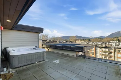 Loft / Bonus Room Photo of 605 719 W 3rd Street, North Vancouver, BC