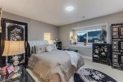 Powder Room Photo of 1 8358 121a Street, Surrey, BC