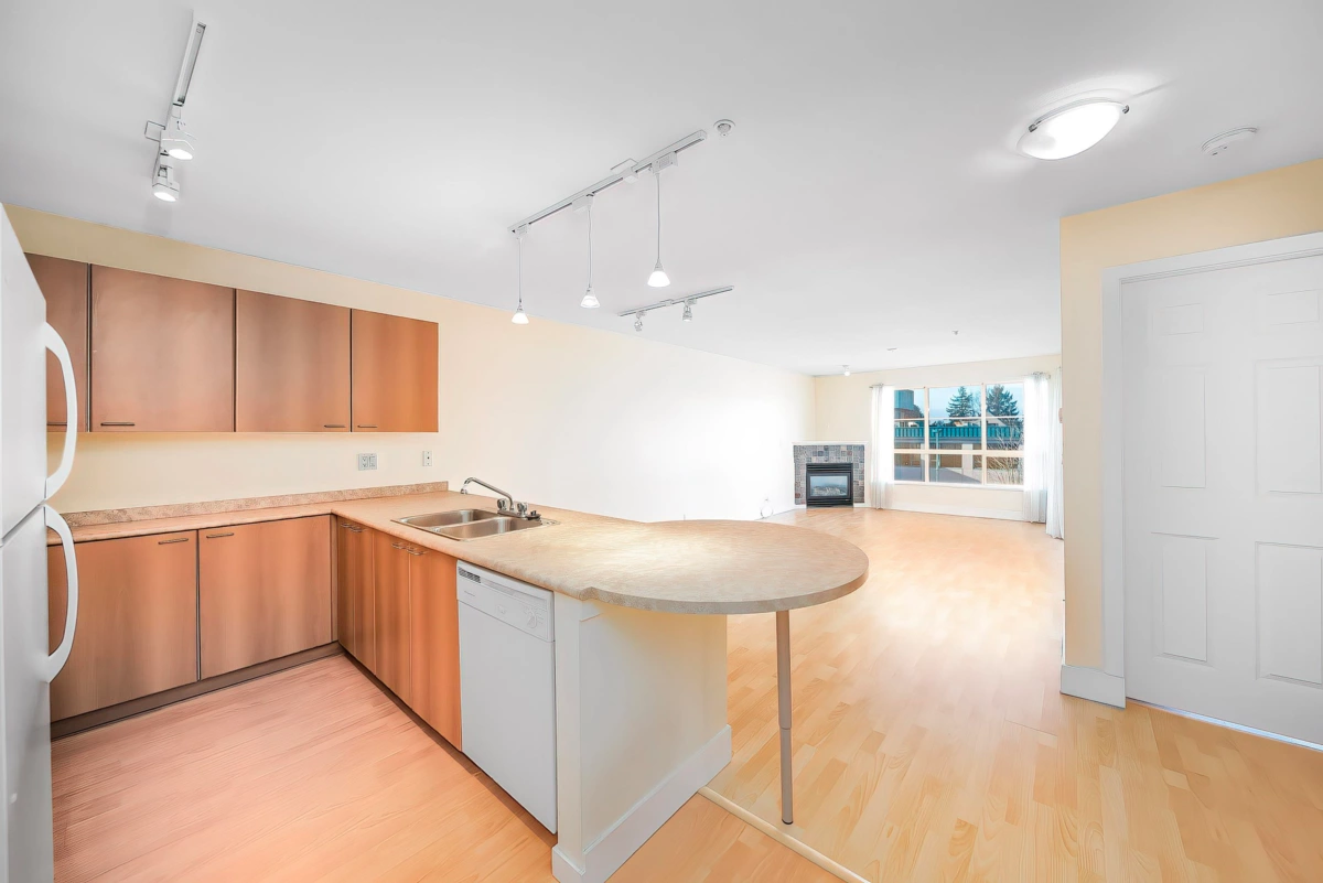 Dining Area Photo of 416 12083 92a Avenue, Surrey, BC