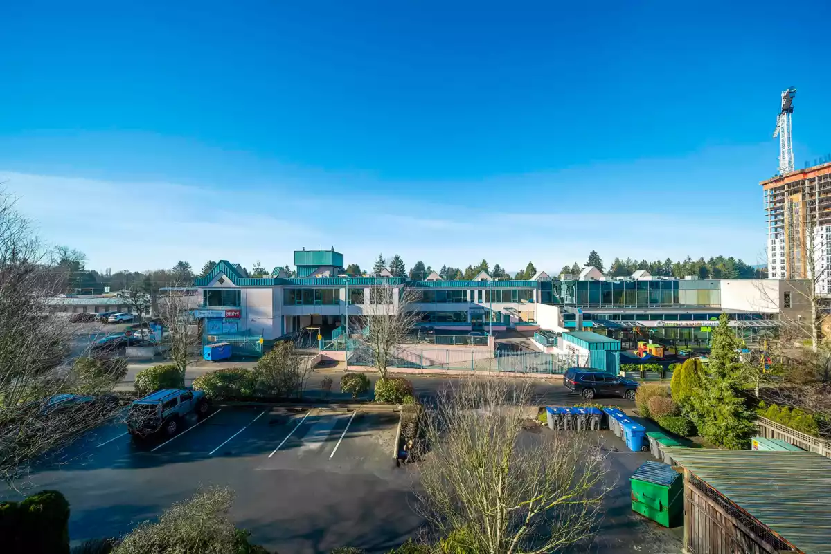 Hallway Photo of 416 12083 92a Avenue, Surrey, BC