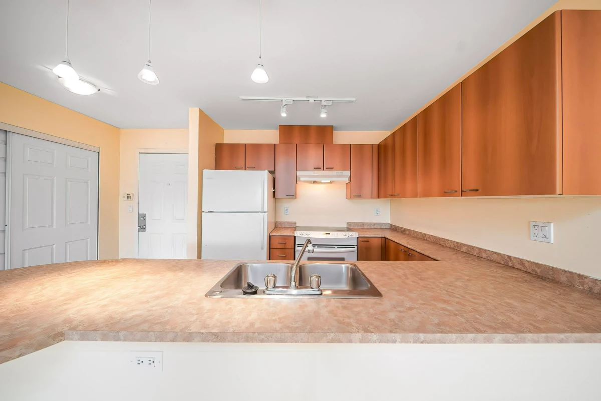 Primary Bathroom Photo of 416 12083 92a Avenue, Surrey, BC