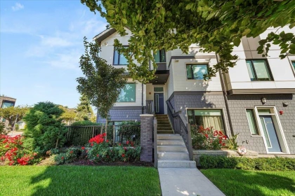 Swimming Pool Photo of 4110 Columbia Street, Vancouver, BC
