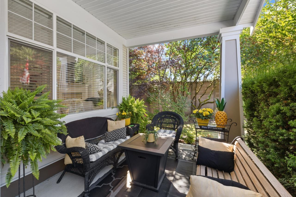 Family Room Photo of 101 3500 144 Street, Surrey, BC