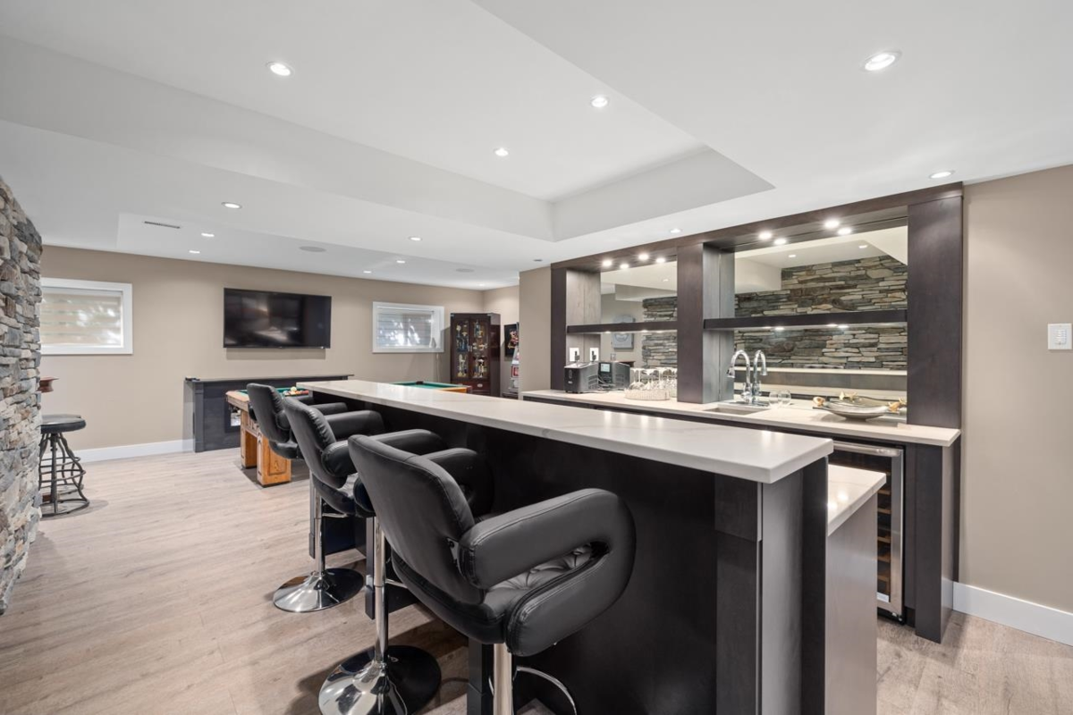 Front Yard Photo of 101 3500 144 Street, Surrey, BC