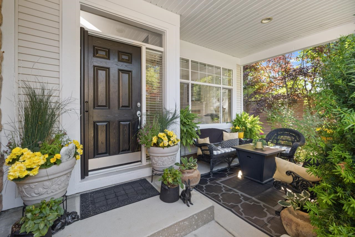 Living Room Photo of 101 3500 144 Street, Surrey, BC