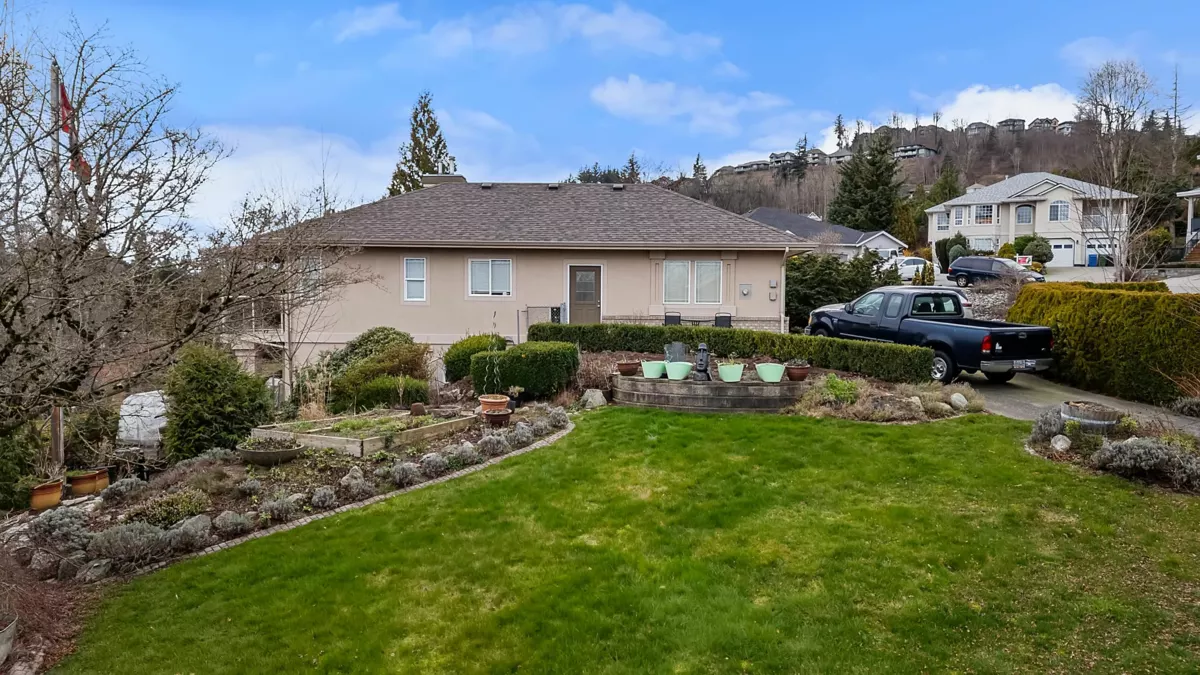 Family Room Photo of 36046 Spyglass Court, Abbotsford, BC