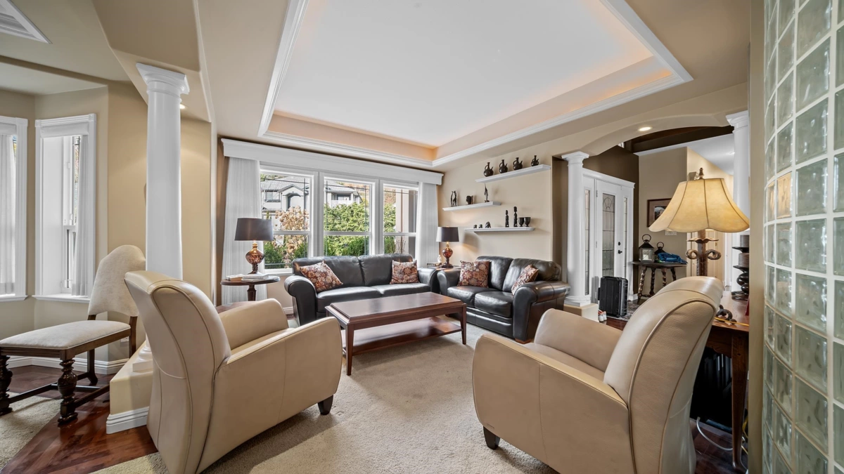 Kitchen Island Photo of 36046 Spyglass Court, Abbotsford, BC
