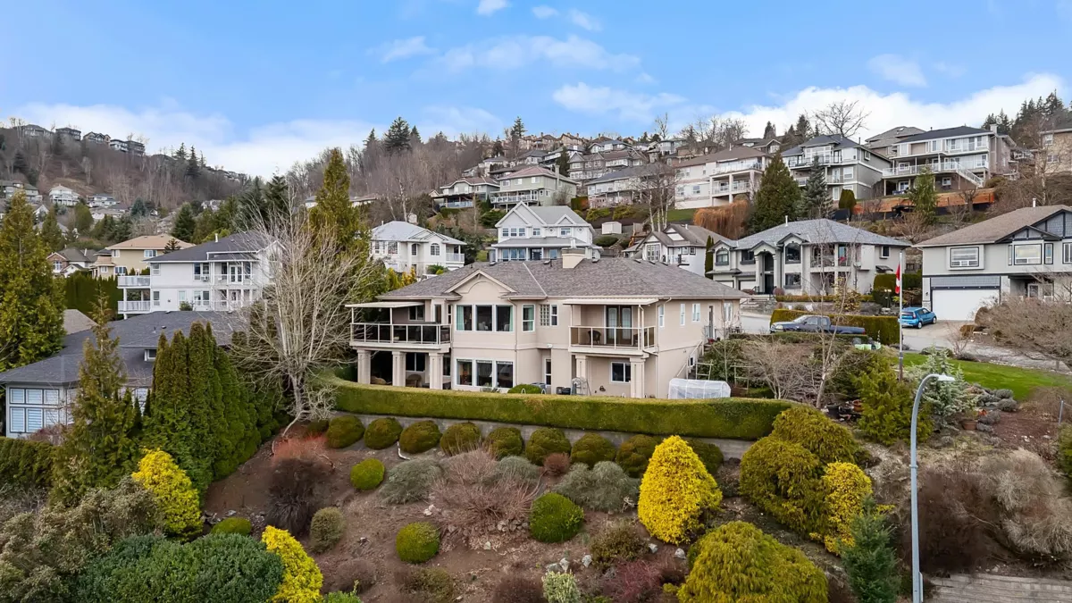 Living Room Photo of 36046 Spyglass Court, Abbotsford, BC