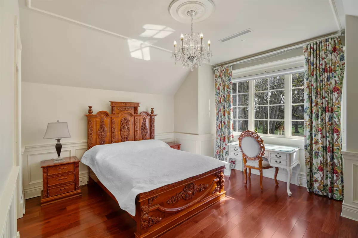 Kitchen Island Photo of 4583 Hudson Street, Vancouver, BC