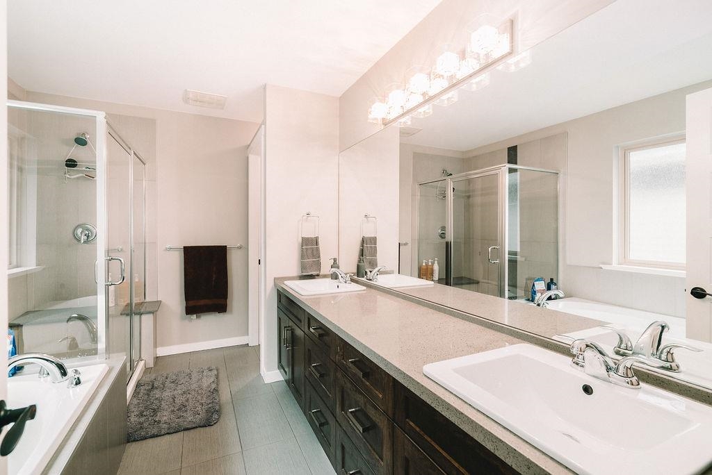 Entry Foyer Photo of 10543 248 Street, Maple Ridge, BC