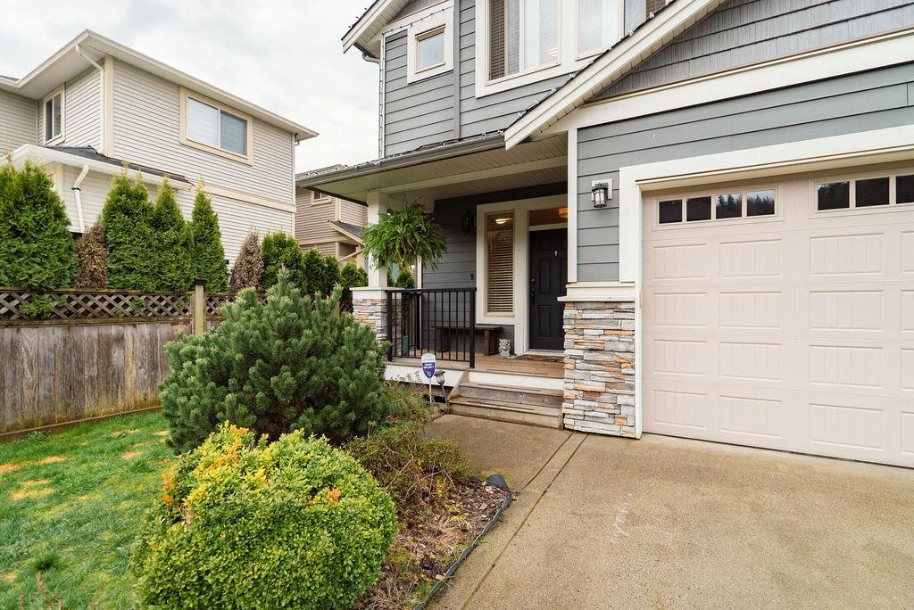 Living Room Photo of 10543 248 Street, Maple Ridge, BC