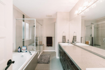 Hallway Photo of 10543 248 Street, Maple Ridge, BC