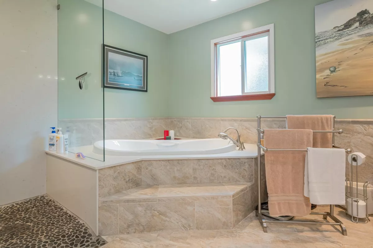 Garage Interior Photo of 2572 204 Street, Langley, BC