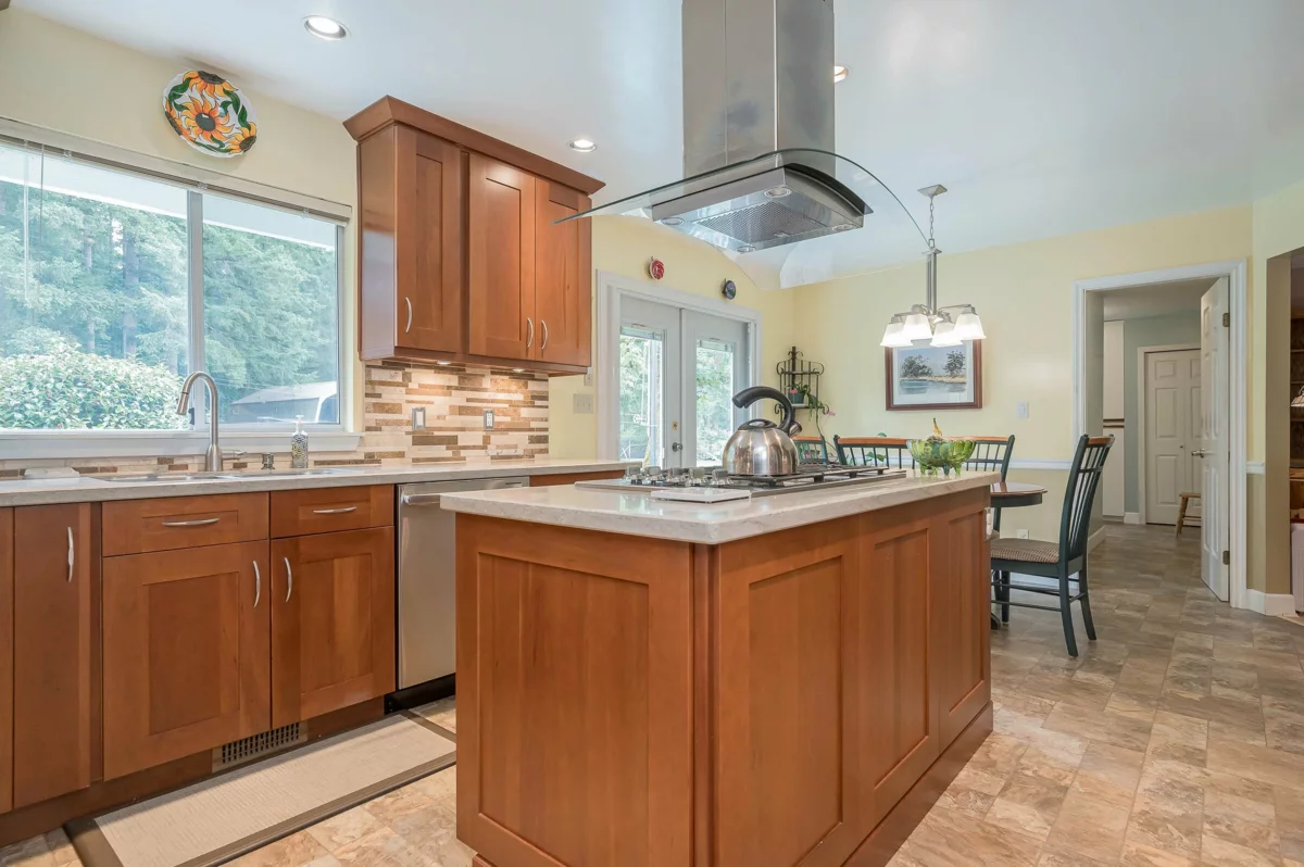 Guest Bathroom Photo of 2572 204 Street, Langley, BC