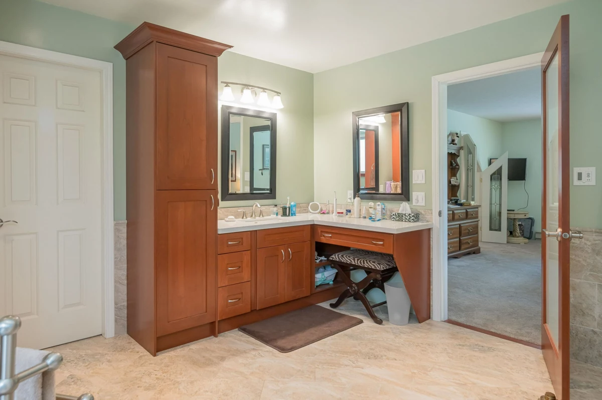 Hallway Photo of 2572 204 Street, Langley, BC