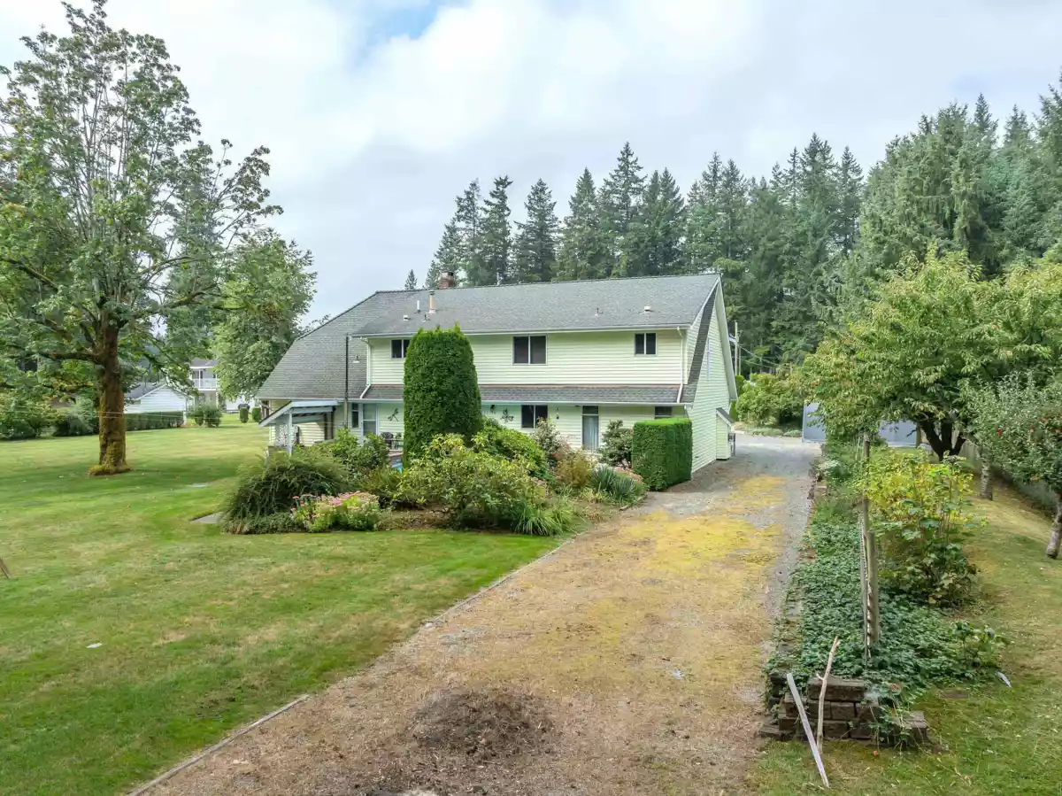 Kitchen Island Photo of 2572 204 Street, Langley, BC