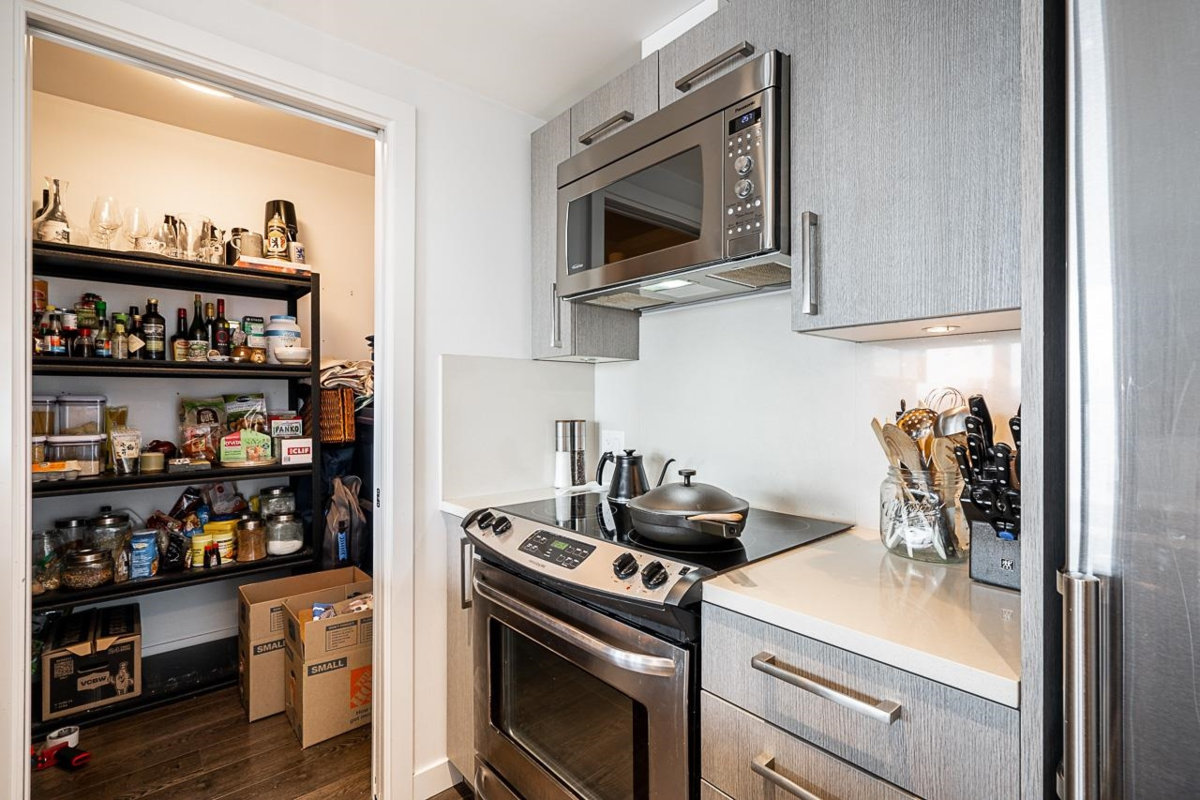 Breakfast Nook Photo of 1110 933 E Hastings Street, Vancouver, BC