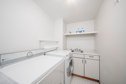 Hallway Photo of 4837 8a Avenue, Delta, BC