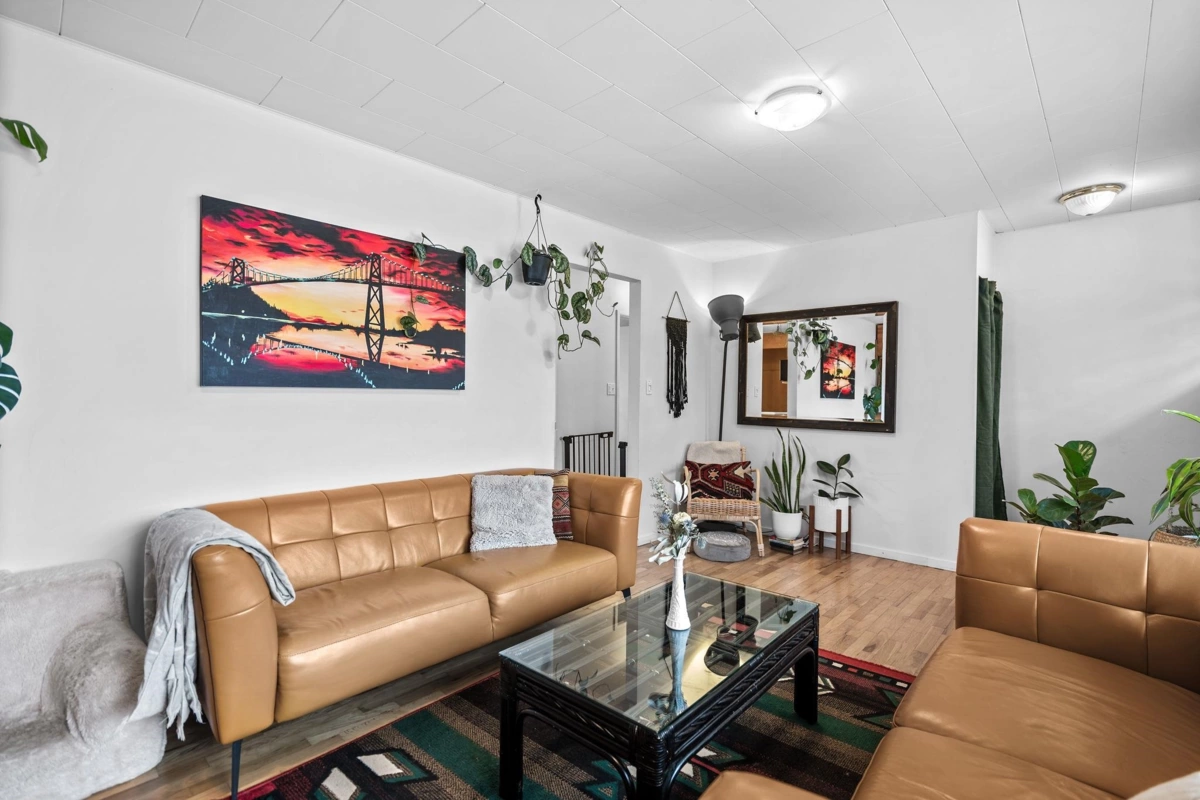 Guest Bathroom Photo of 37963 Fourth Avenue, Squamish, BC