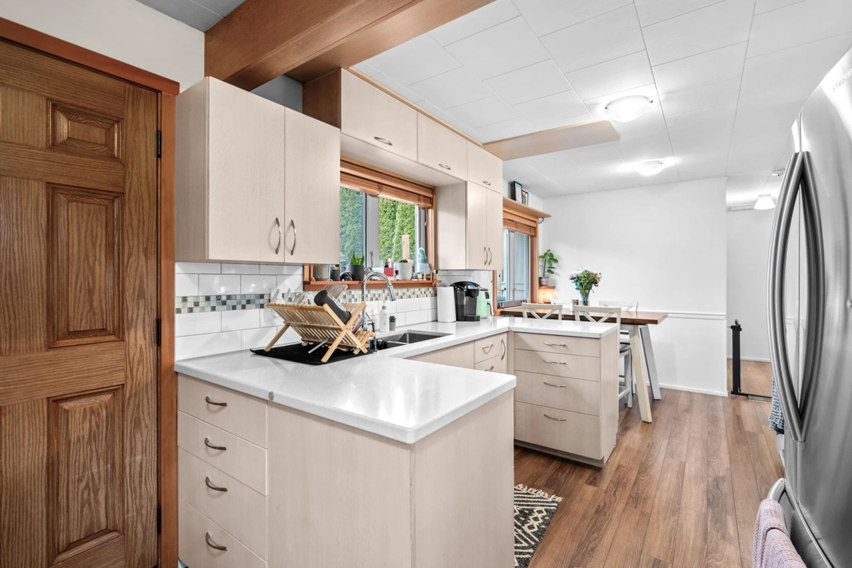 Laundry Room Photo of 37963 Fourth Avenue, Squamish, BC