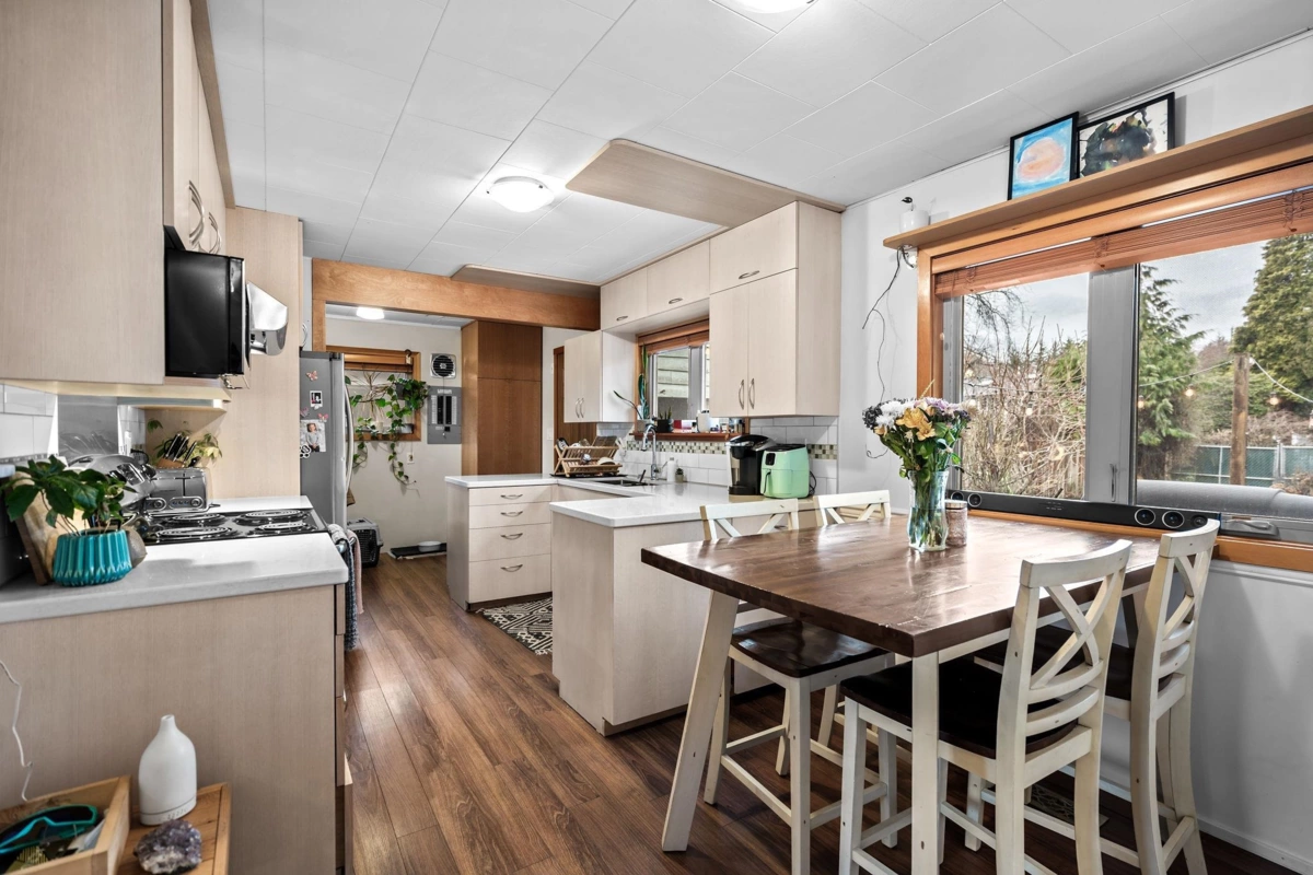 Powder Room Photo of 37963 Fourth Avenue, Squamish, BC