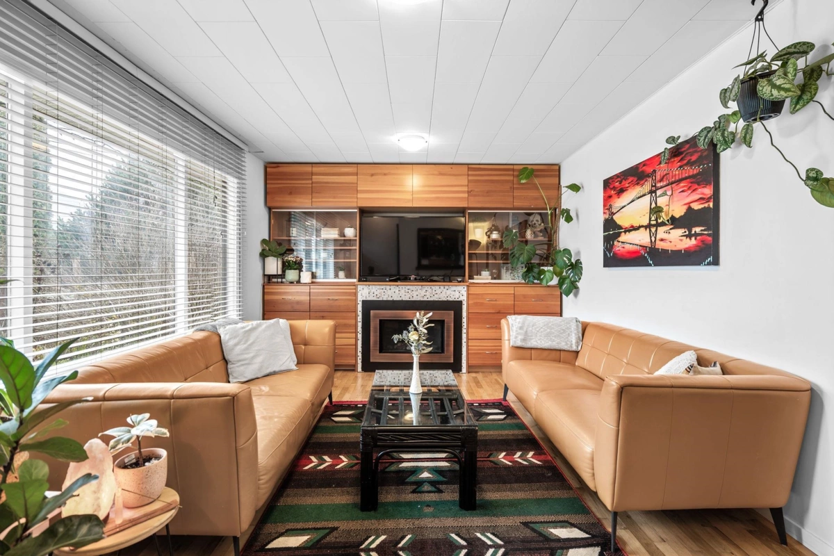 Primary Bathroom Photo of 37963 Fourth Avenue, Squamish, BC