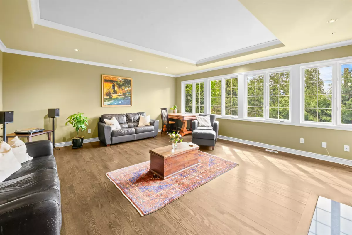 Breakfast Nook Photo of 4622 Cove Cliff Road, North Vancouver, BC