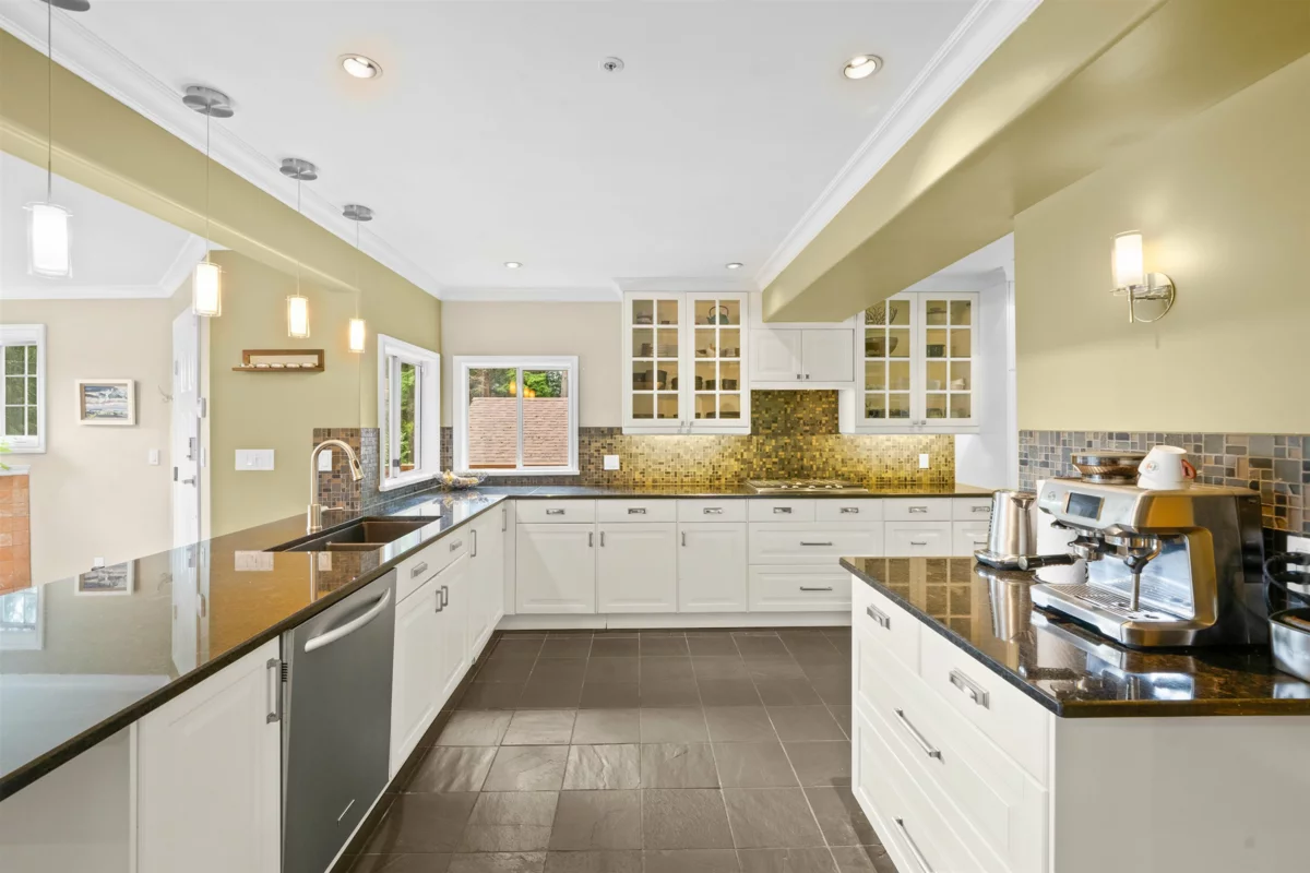 Guest Bathroom Photo of 4622 Cove Cliff Road, North Vancouver, BC