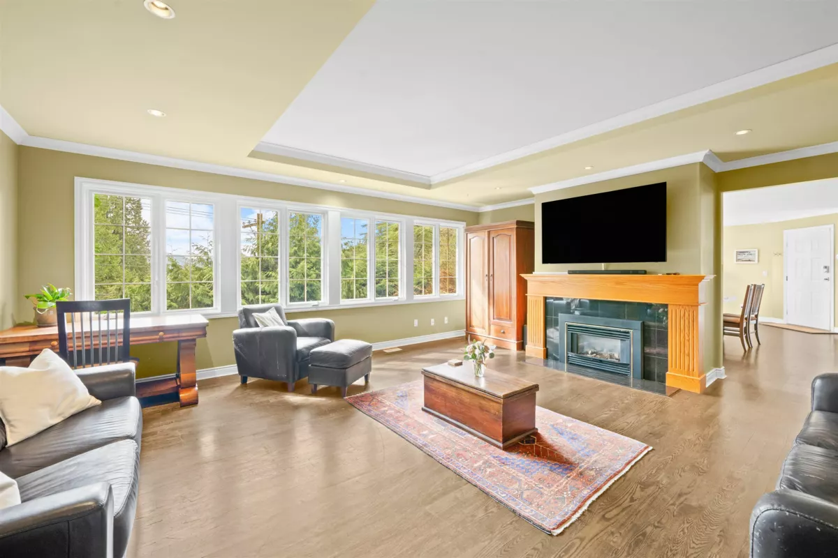 Pantry Photo of 4622 Cove Cliff Road, North Vancouver, BC