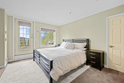 Basement Recreation Room Photo of 4622 Cove Cliff Road, North Vancouver, BC