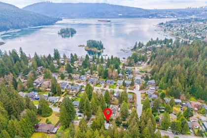 4622 Cove Cliff Road, North Vancouver, BC